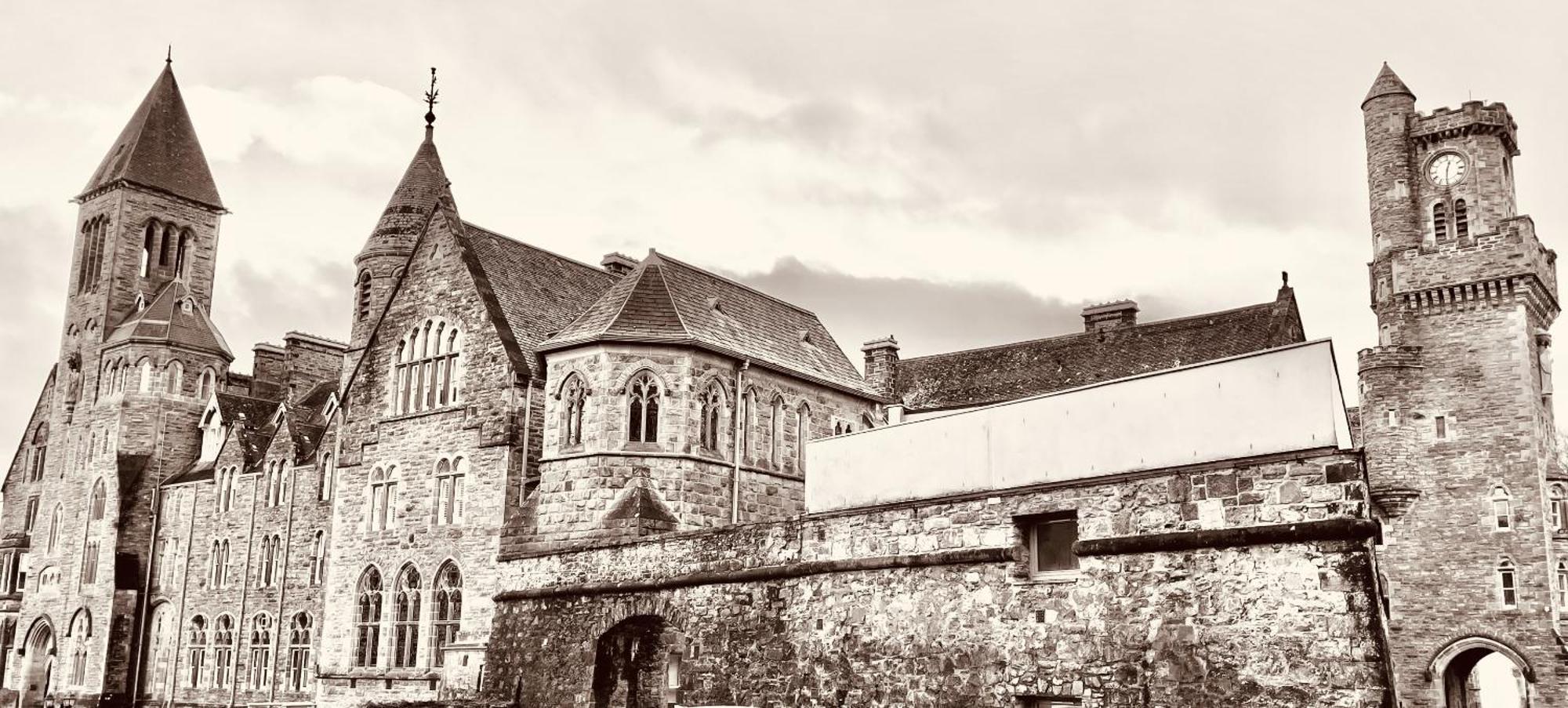 The Classrooms, Loch Ness Abbey - 142M2 Lifestyle & Heritage Apartment - Pool & Spa - The Highland Club - Resort On Lake Shores Fort Augustus Exterior foto