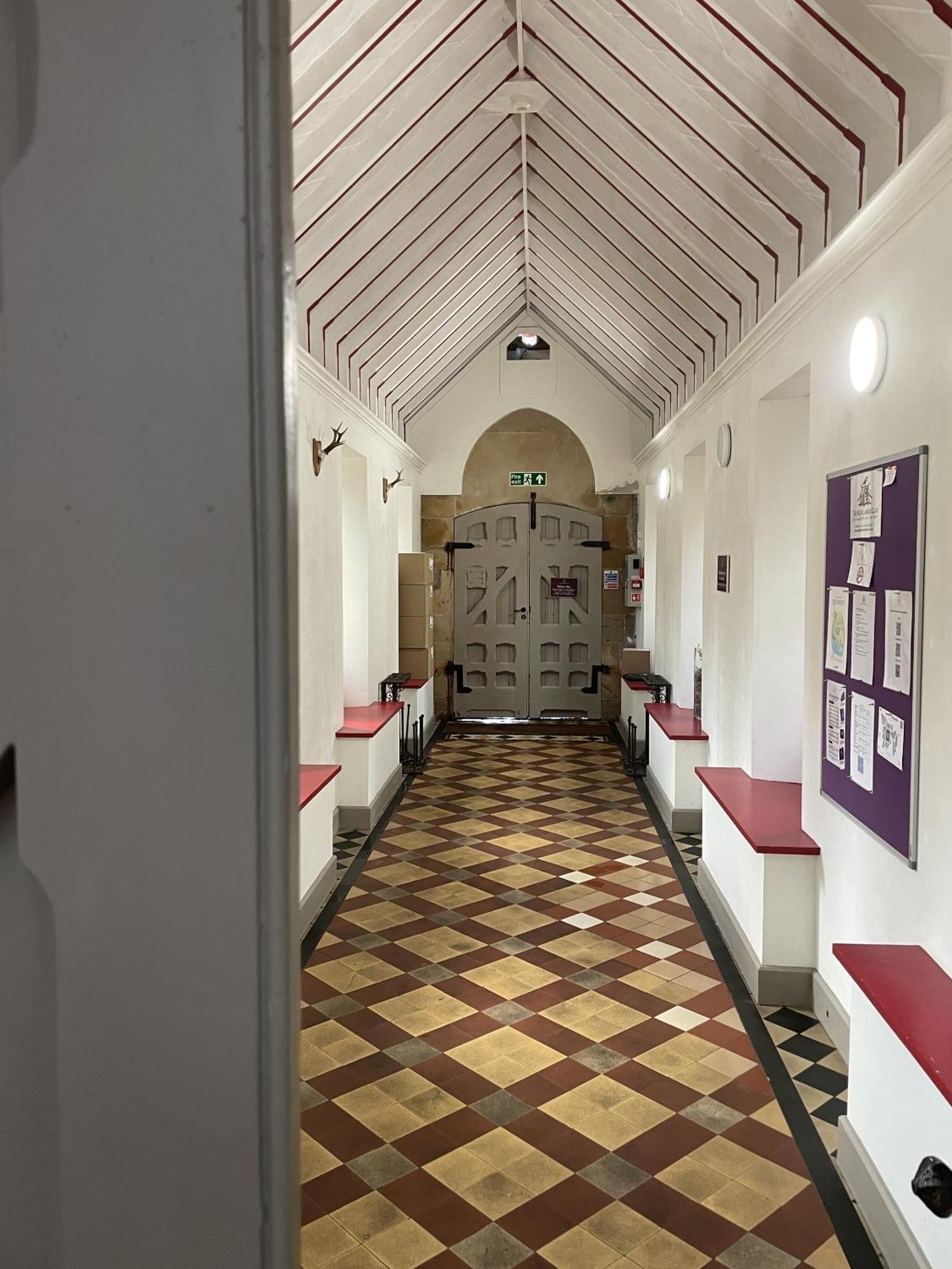 The Classrooms, Loch Ness Abbey - 142M2 Lifestyle & Heritage Apartment - Pool & Spa - The Highland Club - Resort On Lake Shores Fort Augustus Exterior foto