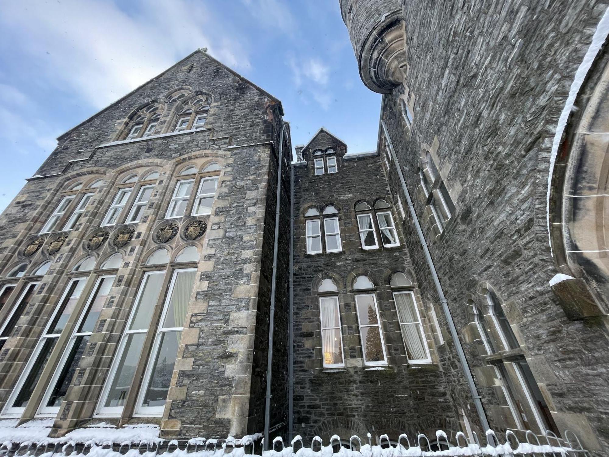 The Classrooms, Loch Ness Abbey - 142M2 Lifestyle & Heritage Apartment - Pool & Spa - The Highland Club - Resort On Lake Shores Fort Augustus Exterior foto