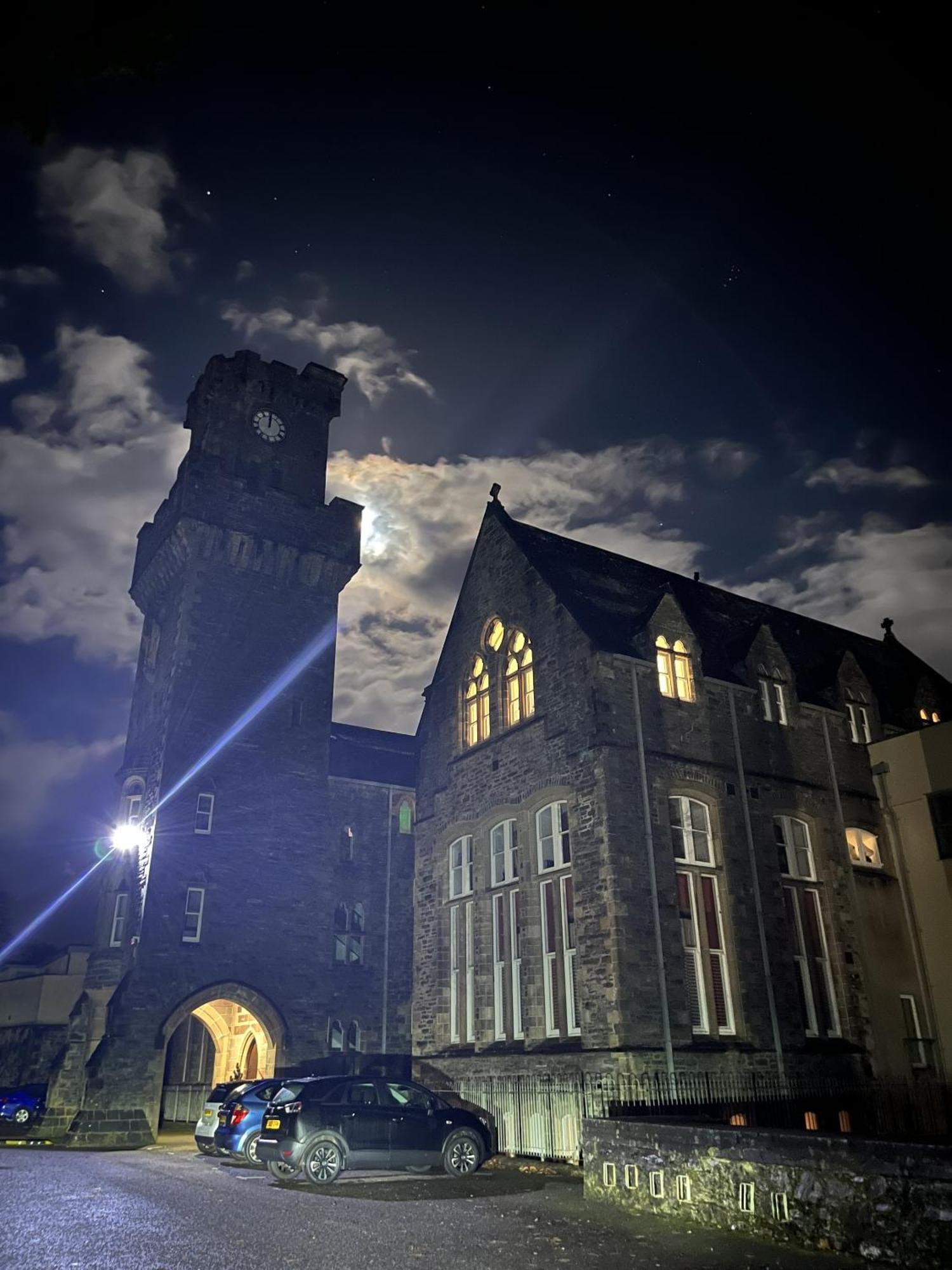 The Classrooms, Loch Ness Abbey - 142M2 Lifestyle & Heritage Apartment - Pool & Spa - The Highland Club - Resort On Lake Shores Fort Augustus Exterior foto