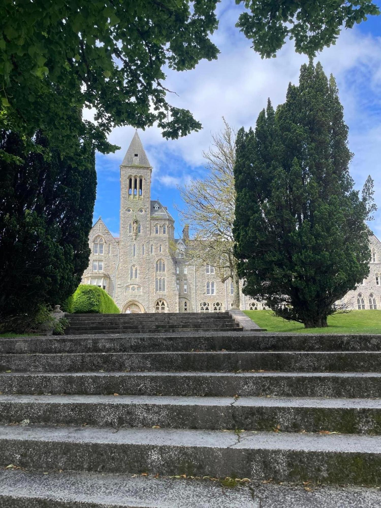 The Classrooms, Loch Ness Abbey - 142M2 Lifestyle & Heritage Apartment - Pool & Spa - The Highland Club - Resort On Lake Shores Fort Augustus Exterior foto